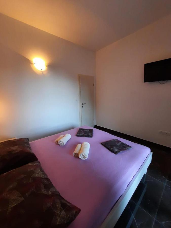 Apartments Pitarevic Saplunara Ngoại thất bức ảnh